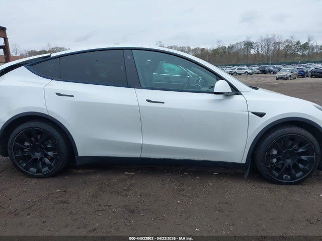 2021 Tesla Model Y Long Range Dual Motor All-wheel Drive მანქანა იყიდება აუქციონზე, vin: 5YJYGDEEXMF065987, აუქციონის ნომერი: 44932002