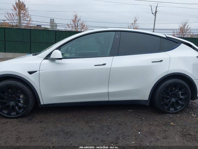 2021 Tesla Model Y Long Range Dual Motor All-wheel Drive მანქანა იყიდება აუქციონზე, vin: 5YJYGDEEXMF065987, აუქციონის ნომერი: 44932002