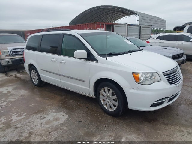 44932003 :رقم المزاد ، 2C4RC1BG2FR538230 vin ، 2015 Chrysler Town & Country Touring مزاد بيع