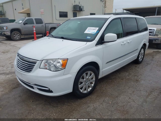 44932003 :رقم المزاد ، 2C4RC1BG2FR538230 vin ، 2015 Chrysler Town & Country Touring مزاد بيع