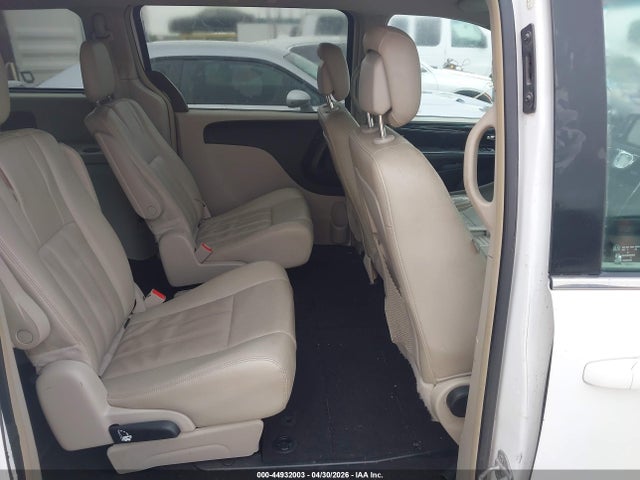 44932003 :رقم المزاد ، 2C4RC1BG2FR538230 vin ، 2015 Chrysler Town & Country Touring مزاد بيع