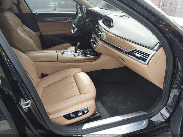 44932012 :رقم المزاد ، WBA7E4C56KGV70557 vin ، 2019 Bmw 740i Xdrive مزاد بيع