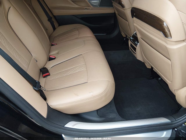 44932012 :رقم المزاد ، WBA7E4C56KGV70557 vin ، 2019 Bmw 740i Xdrive مزاد بيع