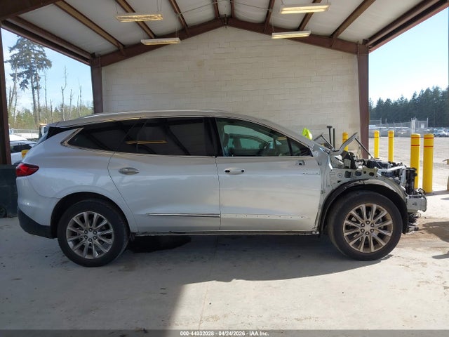 5GAEVBKW5JJ217674 Buick Enclave Premium