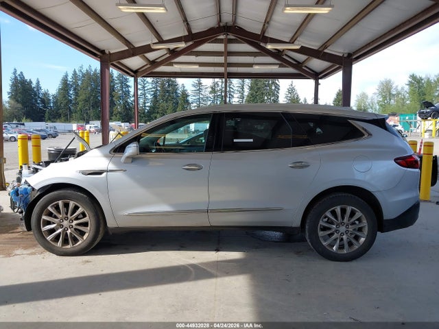 5GAEVBKW5JJ217674 Buick Enclave Premium