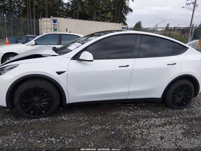 Продажа на аукционе авто 2020 Tesla Model Y Long Range Dual Motor All-wheel Drive, vin: 5YJYGDEEXLF039632, номер лота: 44932040