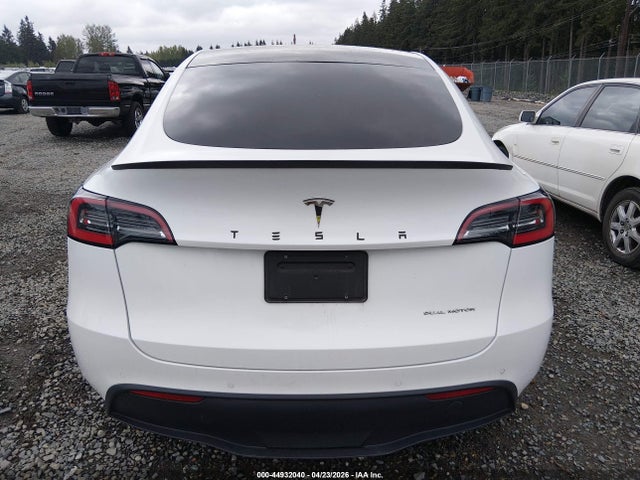 Продажа на аукционе авто 2020 Tesla Model Y Long Range Dual Motor All-wheel Drive, vin: 5YJYGDEEXLF039632, номер лота: 44932040