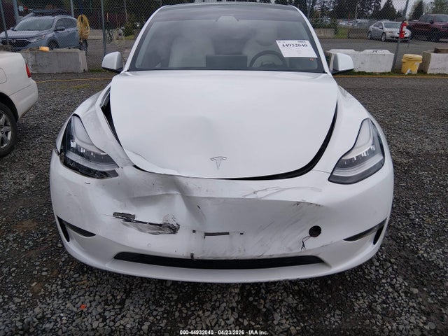 Продажа на аукционе авто 2020 Tesla Model Y Long Range Dual Motor All-wheel Drive, vin: 5YJYGDEEXLF039632, номер лота: 44932040