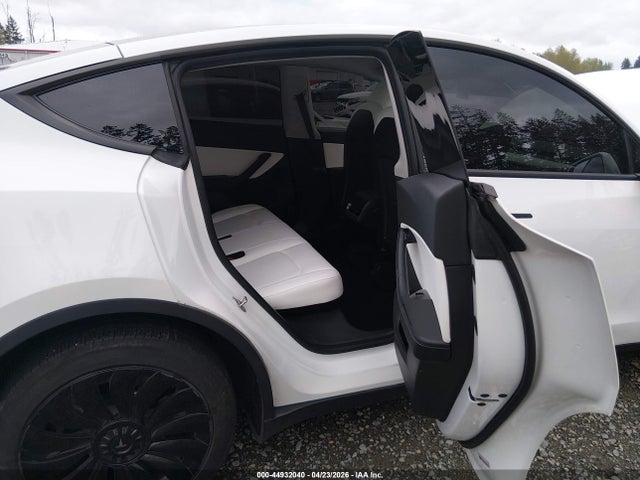 Продажа на аукционе авто 2020 Tesla Model Y Long Range Dual Motor All-wheel Drive, vin: 5YJYGDEEXLF039632, номер лота: 44932040