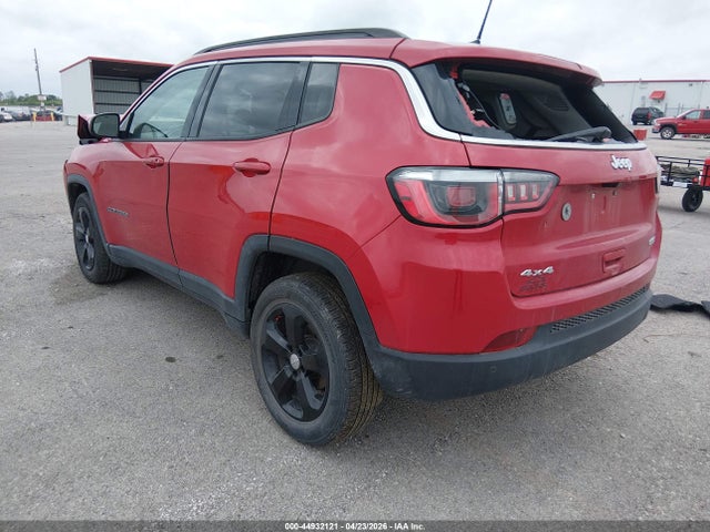 44932121 :رقم المزاد ، 3C4NJDBB6JT331775 vin ، 2018 Jeep Compass Latitude 4x4 مزاد بيع