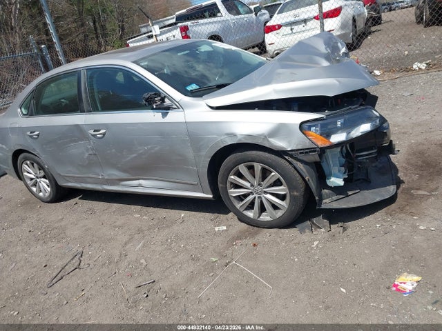 2012 Volkswagen Passat 2.5l Sel მანქანა იყიდება აუქციონზე, vin: 1VWCP7A31CC106161, აუქციონის ნომერი: 44932140