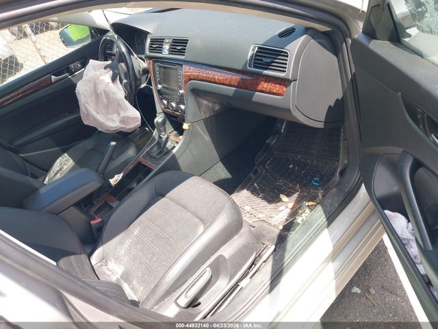 Продаж на аукціоні авто 2012 Volkswagen Passat 2.5l Sel, vin: 1VWCP7A31CC106161, номер лоту: 44932140