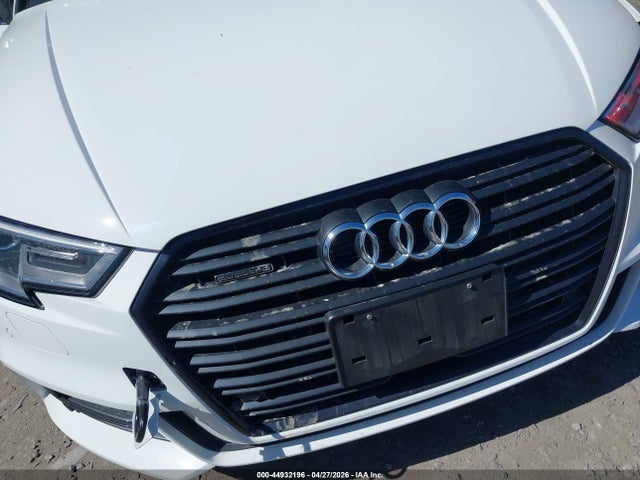 44932196 :رقم المزاد ، WAUBEGFF3LA090237 vin ، 2020 Audi A3 Premium 45 Tfsi S Line Quattro S Tronic مزاد بيع