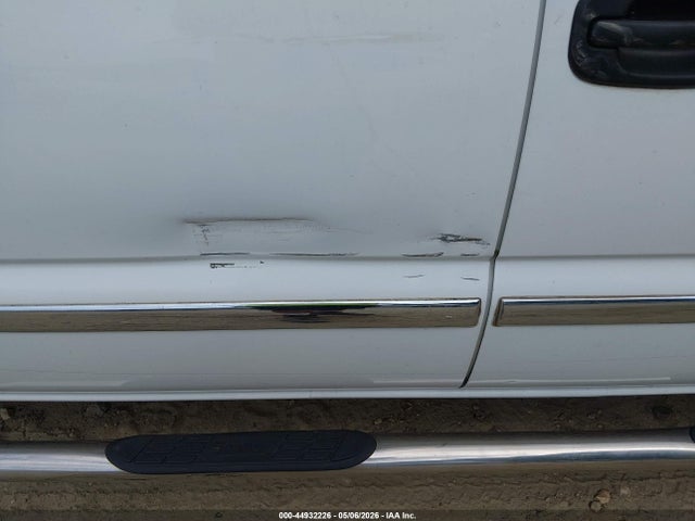 44932226 :رقم المزاد ، 2GTEC13T751124528 vin ، 2005 Gmc Sierra 1500 Sle مزاد بيع