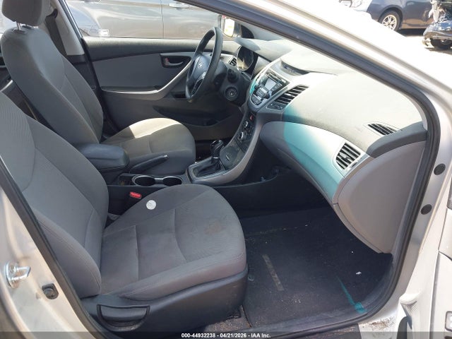 5NPDH4AE6GH782099 Hyundai ELANTRA SE