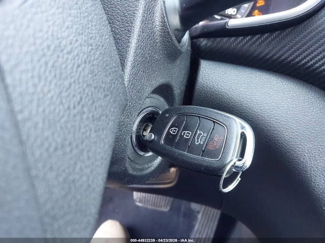 Продажа на аукционе авто 2020 Hyundai Tucson Se, vin: KM8J2CA42LU227765, номер лота: 44932239