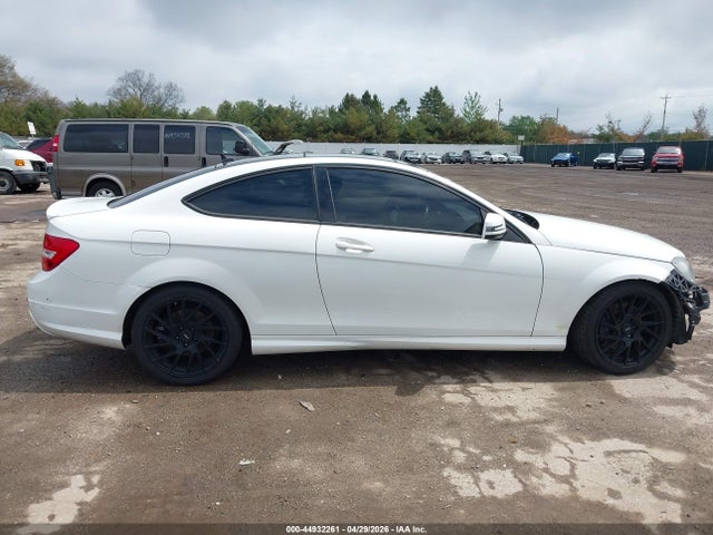 44932261 :رقم المزاد ، WDDGJ8JB9EG170100 vin ، 2014 Mercedes-benz C 350 Sport 4matic مزاد بيع