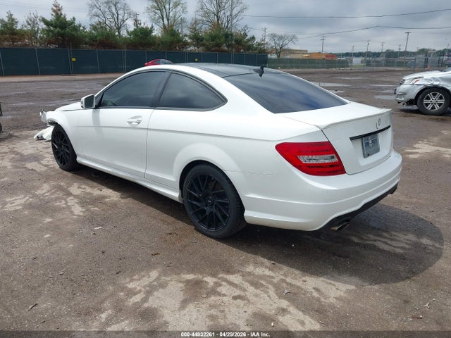 44932261 :رقم المزاد ، WDDGJ8JB9EG170100 vin ، 2014 Mercedes-benz C 350 Sport 4matic مزاد بيع