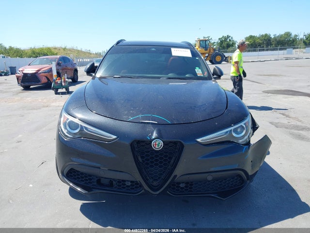 2020 Alfa Romeo Stelvio Ti Sport Awd მანქანა იყიდება აუქციონზე, vin: ZASPAKBN9L7C76261, აუქციონის ნომერი: 44932265