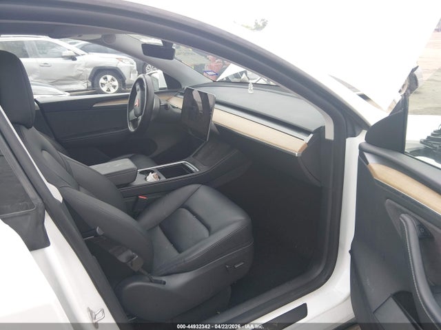 Продажа на аукционе авто 2024 Tesla Model Y Long Range Dual Motor All-wheel Drive, vin: 7SAYGDEE4RA257896, номер лота: 44932342