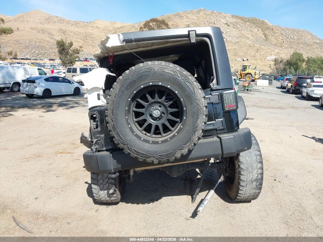 44932358 :رقم المزاد ، 1C4HJWDG6CL127168 vin ، 2012 Jeep Wrangler Unlimited Sport مزاد بيع