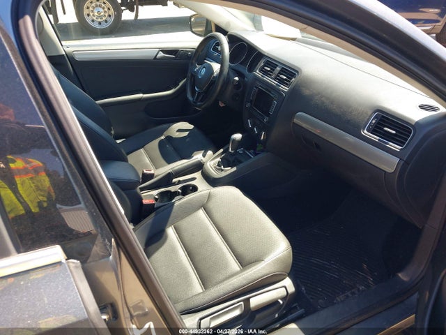 3VWD17AJ0FM315821 Volkswagen Jetta 1.8t Se