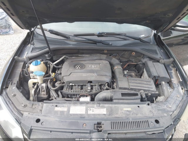 2015 Volkswagen Passat 1.8t S მანქანა იყიდება აუქციონზე, vin: 1VWAT7A37FC037063, აუქციონის ნომერი: 44932382