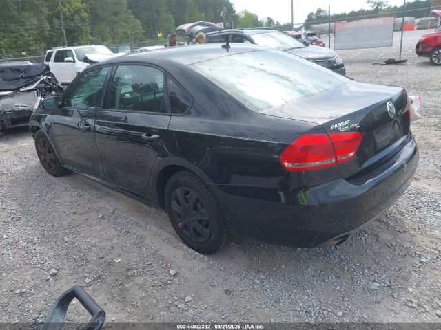 2015 Volkswagen Passat 1.8t S მანქანა იყიდება აუქციონზე, vin: 1VWAT7A37FC037063, აუქციონის ნომერი: 44932382