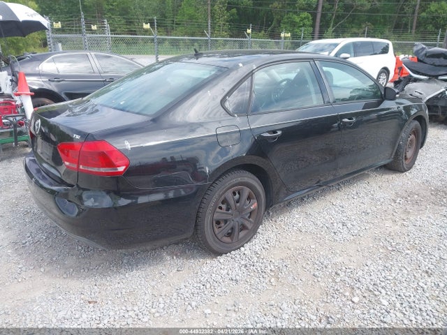 2015 Volkswagen Passat 1.8t S მანქანა იყიდება აუქციონზე, vin: 1VWAT7A37FC037063, აუქციონის ნომერი: 44932382