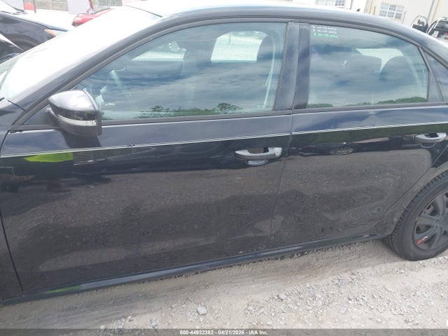 2015 Volkswagen Passat 1.8t S მანქანა იყიდება აუქციონზე, vin: 1VWAT7A37FC037063, აუქციონის ნომერი: 44932382