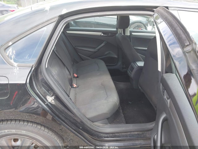 2015 Volkswagen Passat 1.8t S მანქანა იყიდება აუქციონზე, vin: 1VWAT7A37FC037063, აუქციონის ნომერი: 44932382