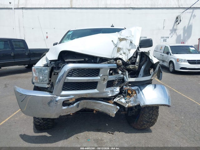 3C6UR5DL6JG322896 RAM 2500 Slt 4x4 6&#039;4 Box