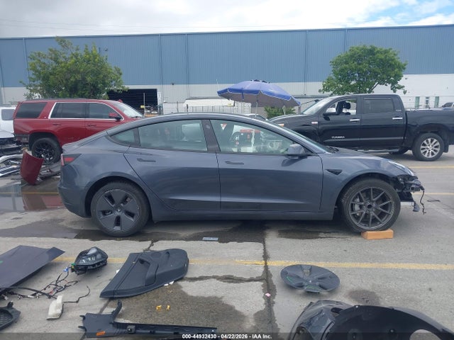 2023 Tesla Model 3 Rear-wheel Drive მანქანა იყიდება აუქციონზე, vin: 5YJ3E1EA3PF623825, აუქციონის ნომერი: 44932430