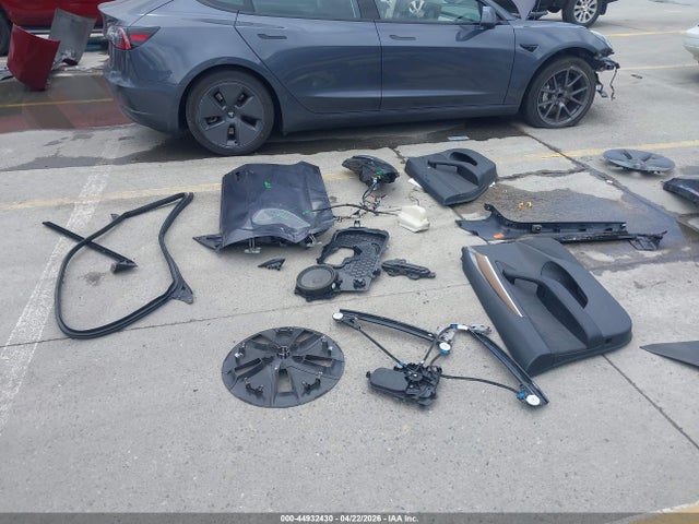 2023 Tesla Model 3 Rear-wheel Drive მანქანა იყიდება აუქციონზე, vin: 5YJ3E1EA3PF623825, აუქციონის ნომერი: 44932430