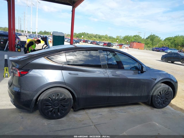 7SAYGDEE6RA254210 Tesla Model Y Long Range Dual Motor All-wheel Drive