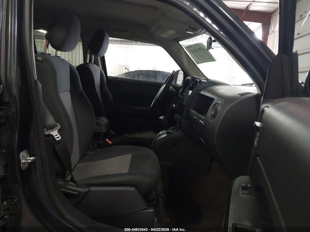 44932443 :رقم المزاد ، 1C4NJRBB0FD321205 vin ، 2015 Jeep Patriot Sport مزاد بيع