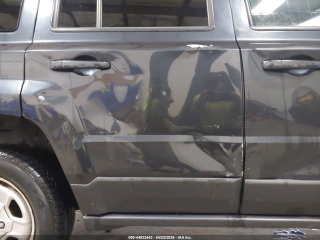 44932443 :رقم المزاد ، 1C4NJRBB0FD321205 vin ، 2015 Jeep Patriot Sport مزاد بيع