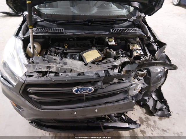 44932458 :رقم المزاد ، 1FMCU0F73HUB00003 vin ، 2017 Ford Escape S مزاد بيع