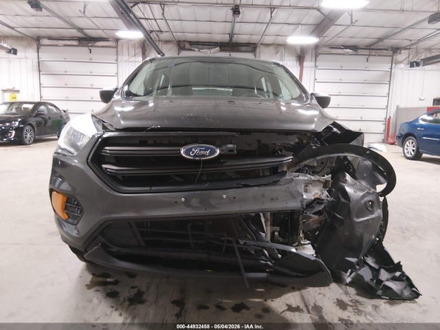 44932458 :رقم المزاد ، 1FMCU0F73HUB00003 vin ، 2017 Ford Escape S مزاد بيع