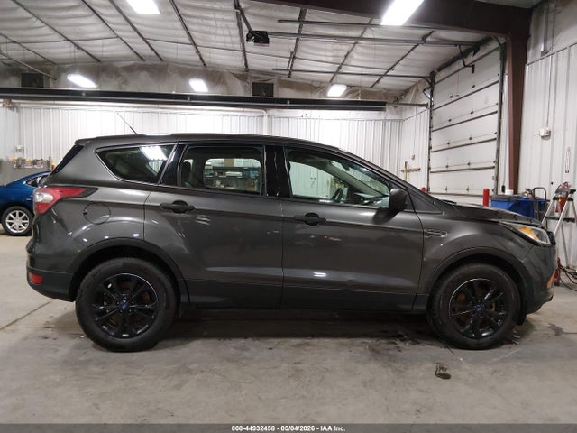 44932458 :رقم المزاد ، 1FMCU0F73HUB00003 vin ، 2017 Ford Escape S مزاد بيع
