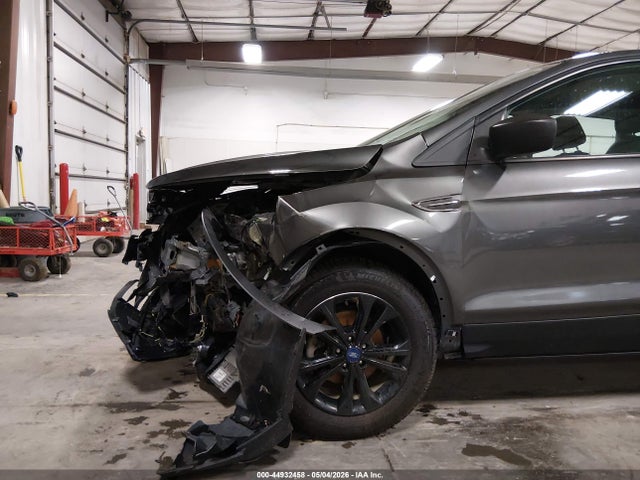 44932458 :رقم المزاد ، 1FMCU0F73HUB00003 vin ، 2017 Ford Escape S مزاد بيع