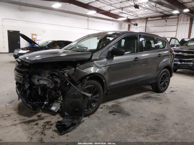 44932458 :رقم المزاد ، 1FMCU0F73HUB00003 vin ، 2017 Ford Escape S مزاد بيع