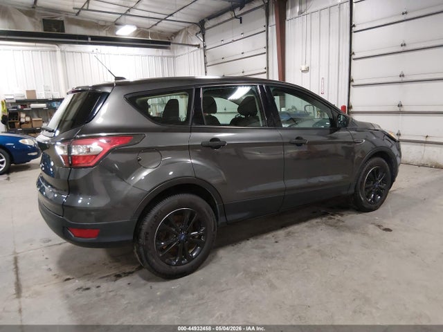 44932458 :رقم المزاد ، 1FMCU0F73HUB00003 vin ، 2017 Ford Escape S مزاد بيع