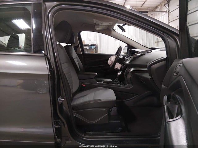 44932458 :رقم المزاد ، 1FMCU0F73HUB00003 vin ، 2017 Ford Escape S مزاد بيع
