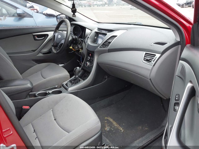 KMHDH4AE6FU255275 Hyundai ELANTRA SE