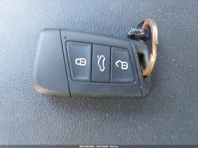 Продаж на аукціоні авто 2022 Volkswagen Taos 1.5t S, vin: 3VVCX7B27NM096232, номер лоту: 44932554