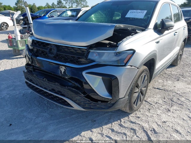 Продаж на аукціоні авто 2022 Volkswagen Taos 1.5t S, vin: 3VVCX7B27NM096232, номер лоту: 44932554
