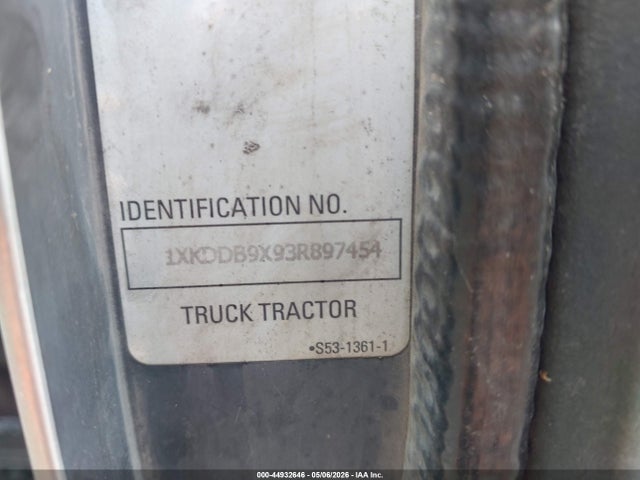 44932646 :رقم المزاد ، 1XKDDB9X93R897454 vin ، 2003 Kenworth Construction T800 مزاد بيع