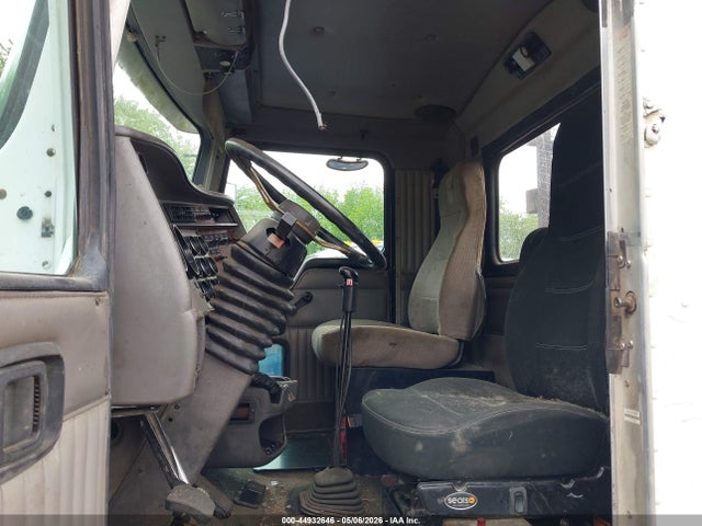 44932646 :رقم المزاد ، 1XKDDB9X93R897454 vin ، 2003 Kenworth Construction T800 مزاد بيع