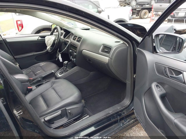 2013 Volkswagen Jetta 2.5l Se მანქანა იყიდება აუქციონზე, vin: 3VWDX7AJ1DM361282, აუქციონის ნომერი: 44932655